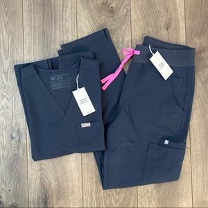 FIGS NWT Night Sky Scrub Set